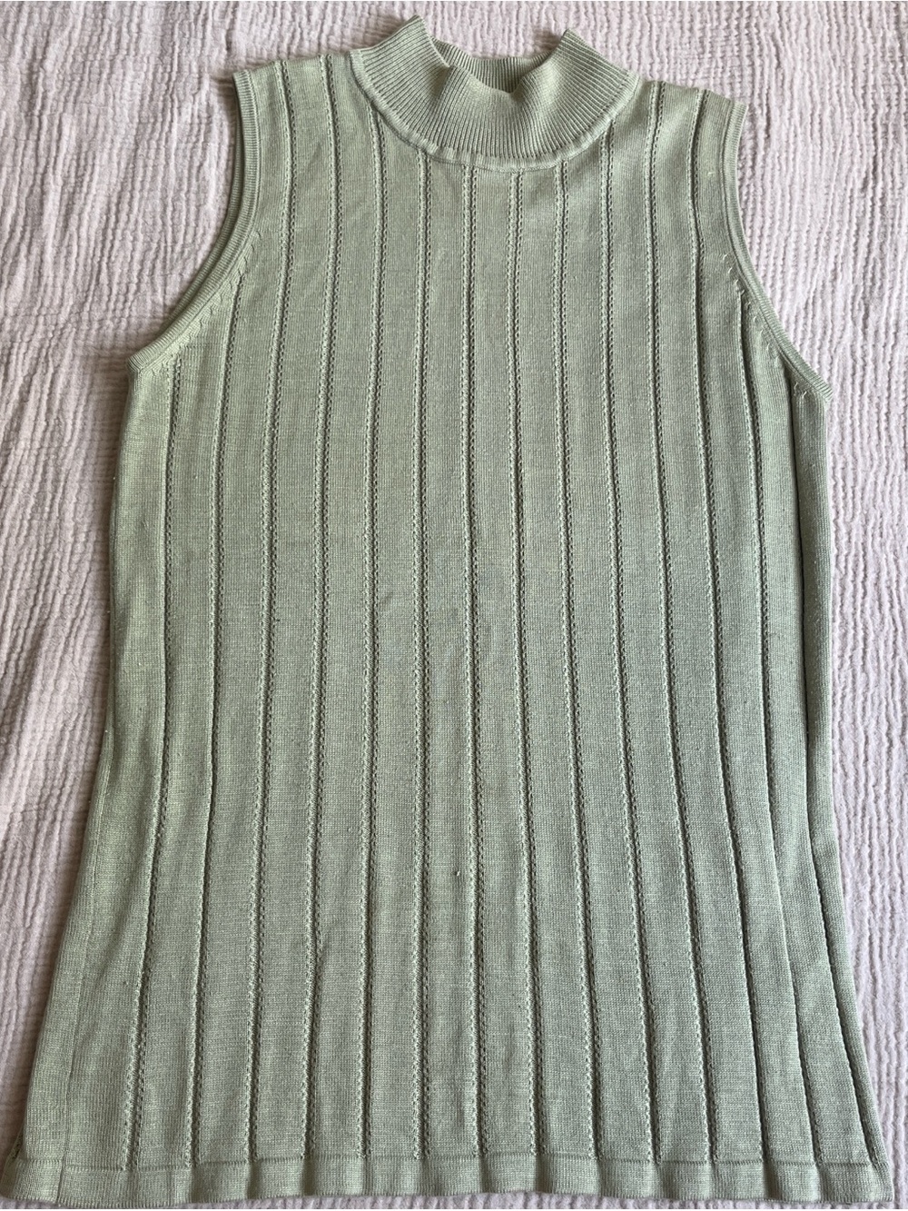 Anna Gray medium vintage olive green ribbed knit mock neck